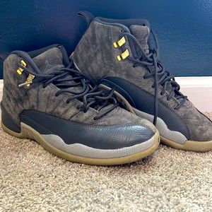 Nike retro Jordan twelve wolf grey